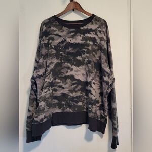Xersion Womens Plus Camouflage Crewneck Sweatshirt.  3X.  Gray